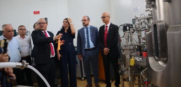 جامعة تونس المنار: افتتاح أول وحدة تجريبية للتخمير بالمعهد العالي للعلوم البيولوجية التطبيقية بتونس جامعة تونس المنار: افتتاح أول وحدة تجريبية للتخمير بالمعهد العالي للعلوم البيولوجية التطبيقية بتونس