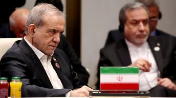 بزشكيان: إيران ستتعامل بالمثل إذا التزمت أمريكا بالاتفاق المؤقت بزشكيان: إيران ستتعامل بالمثل إذا التزمت أمريكا بالاتفاق المؤقت