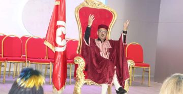 حكايات درويش في معرض أبو ظبي الدولي للكتاب حكايات درويش في معرض أبو ظبي الدولي للكتاب