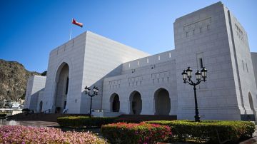 مصادر تكشف تفاصيل الاجتماع بين الأمريكيين والحوثيين في مسقط مصادر تكشف تفاصيل الاجتماع بين الأمريكيين والحوثيين في مسقط