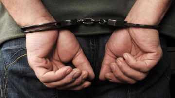غار الدماء: ايقاف مروج مخدرات تعلق به 17 منشور تفتيش غار الدماء: ايقاف مروج مخدرات تعلق به 17 منشور تفتيش
