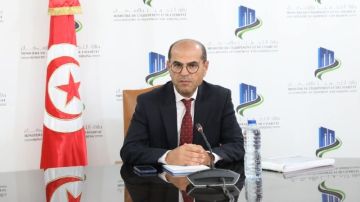 الزواري.. قطاع النسيج ساهم في التوازنات الاقتصادية ودفع الاستثمار الزواري.. قطاع النسيج ساهم في التوازنات الاقتصادية ودفع الاستثمار