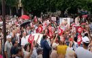 باب بنات-تونس: أنصار الدستوري الحر في مسيرة غاضبة تحت شعار لا ماء لا ضوء لا حرية لا دواء (فيديو)