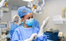 لجنة الصحة بالبرلمان تدعو إلى ضرورة وضع تشريعات في مجال الجراحات التجميلية