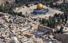 مئات المستوطنين يقتحمون المسجد الأقصى ويعتدون على الفلسطينيين