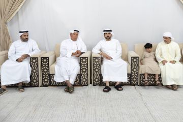 حمدان بن محمد يقدم واجب العزاء في وفاة خلفان المهيري حمدان بن محمد يقدم واجب العزاء في وفاة خلفان المهيري