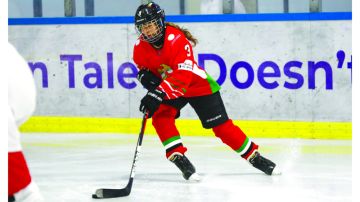 آية السجواني لاعبة وحكمة ومدربة.. مواطنة تبدع «تحت الصفر»  آية السجواني لاعبة وحكمة ومدربة.. مواطنة تبدع «تحت الصفر»