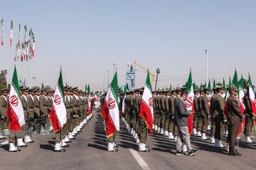 الحرس الثوري يدعو لتوطين الجزر الإيرانية في الخليج الحرس الثوري يدعو لتوطين الجزر الإيرانية في الخليج