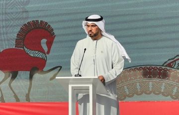 بوتين يمنح سفير الإمارات في موسكو ميدالية بوشكين بوتين يمنح سفير الإمارات في موسكو ميدالية بوشكين