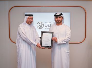 منصور بن محمد يُكرم مساعد أمين عام مجلس دبي الرياضي منصور بن محمد يُكرم مساعد أمين عام مجلس دبي الرياضي