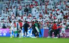 لاعب إماراتي يشعل تفاعلا.. هذا ما فعله مع والدته بعد الفوز على سلطنة عمان - ae