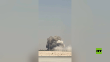 اللحظات الأولى لسقوط طائرة هندية بمعرض دبي للطيران اللحظات الأولى لسقوط طائرة هندية بمعرض دبي للطيران