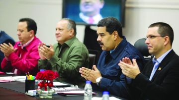 واشنطن تشدد الضغط على فنزويلا بتحركات عسكرية في ترينيداد وتوباغو