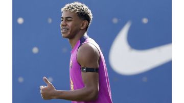 مدرب برشلونة يتعهد بمواصلة حماية لامين جمال مدرب برشلونة يتعهد بمواصلة حماية لامين جمال