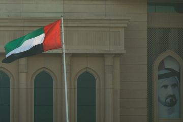 الإمارات تؤكد نهجها بمنع استغلال أراضيها لتهريب الأسلحة للسودان وتتهم الجيش السوداني بترويج الأكاذيب الإمارات تؤكد نهجها بمنع استغلال أراضيها لتهريب الأسلحة للسودان وتتهم الجيش السوداني بترويج الأكاذيب