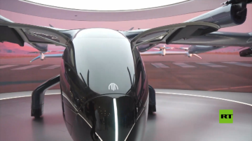 أبو ظبي ستطلق أول رحلة.. لقطات للتكسي الجوي في معرض دبي للطيران