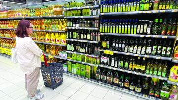 حماية المستهلك : خلف الأسعار المغرية منتجات تهدد صحة المستهلكين حماية المستهلك : خلف الأسعار المغرية منتجات تهدد صحة المستهلكين