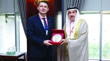 رئيس الوطني الاتحادي يلتقي رئيسي الشيوخ الروماني و الشيوخ الباكستاني 