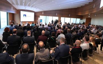 غرفة دبي العالمية تستعرض فرص قطاع البناء خلال معرض الخمسة الكبار