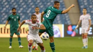 منتخبا الإمارات والعراق يتشبثان بآخر فرصة لبلوغ المونديال وسط غيابات مؤثرة في الفريقين