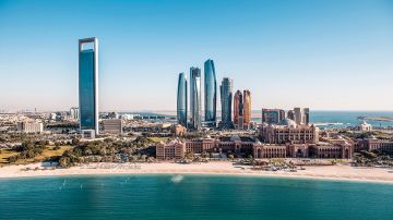 عقاريان: الزيادة السكانية والشركات الجديدة رفعتا إيجارات أبوظبي في 2025