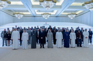 حمدان بن محمد يكرم رئيس الفيفا وناصر الخليفي ونوفاك ديوكوفيتش بجائزة محمد بن راشد آل مكتوم العالمية للرياضة 2025