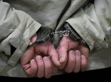 الإمارات تسلم روسيا متهما في قضايا احتيال بملايين الروبلات