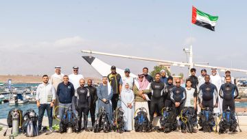 134 غواصا محترفا شاركوا في انتشال 740 كيلوغراما مخلفات بحرية بالفجيرة