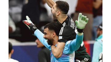 المقبالي يفك  شفرة زجاجة  فريد شعال.. ويصنع التاريخ مع  الأبيض 