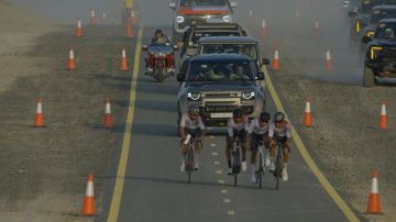 محمد بن راشد يشهد جانبا من بطولة السلم للدراجات الهوائية