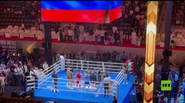 دبي.. النشيد الوطني الروسي في حفل تكريم فسيفولود شومكوف خلال بطولة العالم للملاكمة دبي.. النشيد الوطني الروسي في حفل تكريم فسيفولود شومكوف خلال بطولة العالم للملاكمة