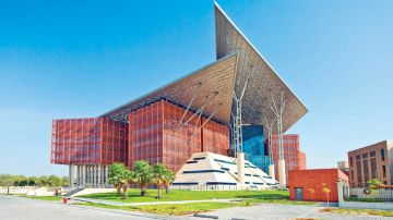 امرأة تقترض من صديقتها 53.5 ألف درهم وترفض سدادها