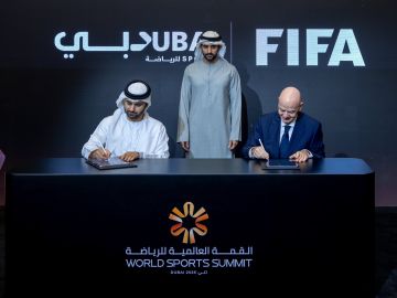 حمدان بن محمد يشهد إطلاق جائزة دبي الفيفا العالمية
