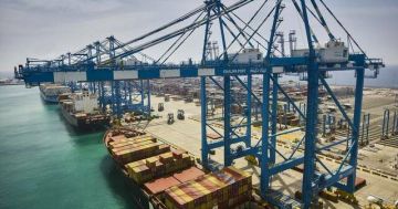  موانئ أبوظبي توقع اتفاقا لتطوير محطة حاويات ميناء الشعيبة الكويتي