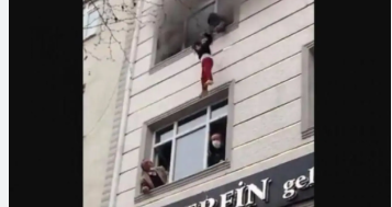 أم تركية ترمي طفلتها الرضيعة من الطابق الرابع