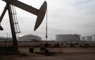أسعار النفط تتجه لتسجيل أكبر انخفاض سنوي منذ 7 سنوات