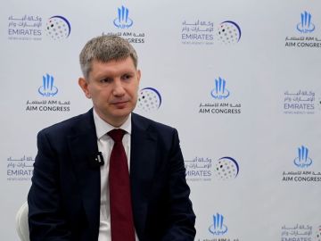 من قمة AIM للاستثمار.. وزير روسي يشيد بالعلاقات مع الإمارات ويدعو للمشاركة في مشروعين ضخمين