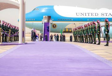 إيران تطلق تحذيرا عسكريا خلال جولة ترامب في الخليج