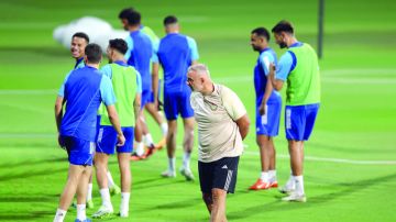 «الأبيض» كامل العدد استعداداً لأوزبكستان «الأبيض» كامل العدد استعداداً لأوزبكستان
