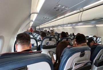 إغلاق الأجواء الإيرانية يؤثر على 10 آلاف روسي في الإمارات.. والقنصلية في دبي تتدخل