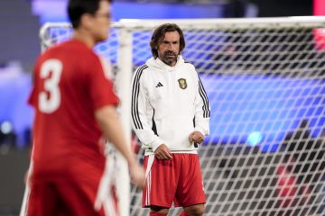 ناد إماراتي يعلن تعيين أسطورة الكرة الإيطالية مدربا للفريق ناد إماراتي يعلن تعيين أسطورة الكرة الإيطالية مدربا للفريق