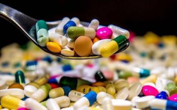 هبوط أسهم كبرى شركات الأدوية الأوروبية بعد إعلان رسوم ترامب الجديدة هبوط أسهم كبرى شركات الأدوية الأوروبية بعد إعلان رسوم ترامب الجديدة