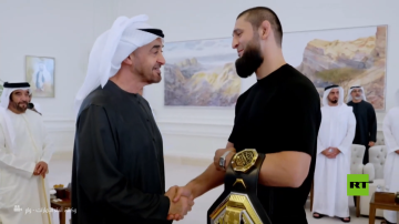 رئيس الإمارات يستقبل بطل العالم في الوزن المتوسط حمزة شيماييف في أبوظبي رئيس الإمارات يستقبل بطل العالم في الوزن المتوسط حمزة شيماييف في أبوظبي