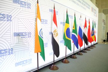 بوتين يشارك في قمة استثنائية لـبريكس لمناقشة السياسات التجارية الأمريكية