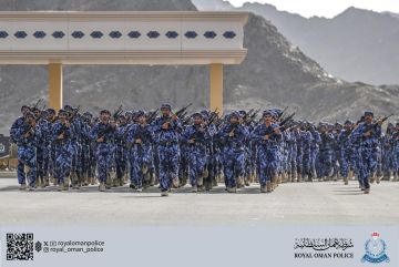 شرطة عمان تعلن ضبط وتسليم متهم مطلوب للإمارات وتكشف ما فعله