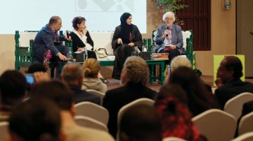  زايد للكتاب .. 20 عاما من الاحتفاء بالمعرفة تحت ضوء الإمارات للآداب 