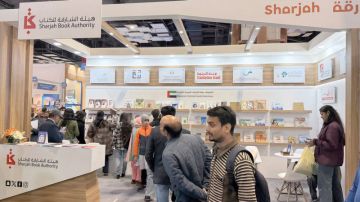 جناح الشارقة في نيودلهي للكتاب يحظى بإقبال لافت