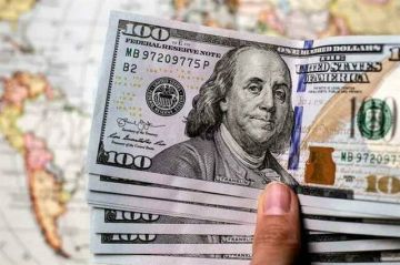 المستثمرون يلجأون إلى أسهم التكنولوجيا الصينية للتحوط من الدولار