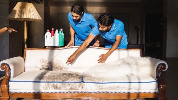 10 آلاف درهم غرامة لشركة تنظيف أثاث بعد فشلها في إزالة بقعة أريكة 10 آلاف درهم غرامة لشركة تنظيف أثاث بعد فشلها في إزالة بقعة أريكة