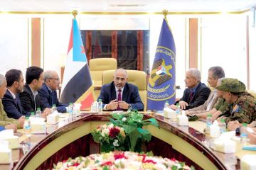 اليمن.. صحيفة سعودية تكشف تفاصيل هروب رئيس المجلس الانتقالي الجنوبي عيدروس الزبيدي